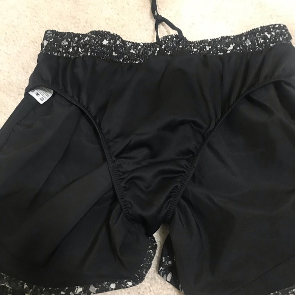 Nike Short - Picture 8 of 9